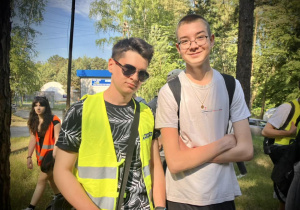 Uśmiechnięci uczniowie klasy 3M