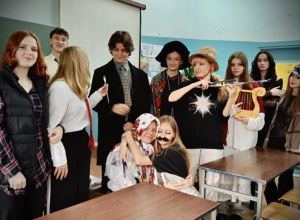 Lekcja języka polskiego z "Weselem" w tle