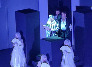 Czwartkowe spotkanie teatralne z ,,Makbetem"...