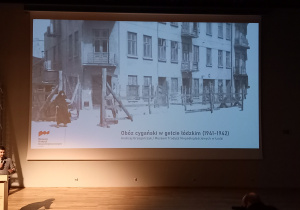 Wykład pracownika Muzeum Tradycji Niepodległościowych w Łodzi pt. Obóz cygański w getcie łódzkim 1941-1942.